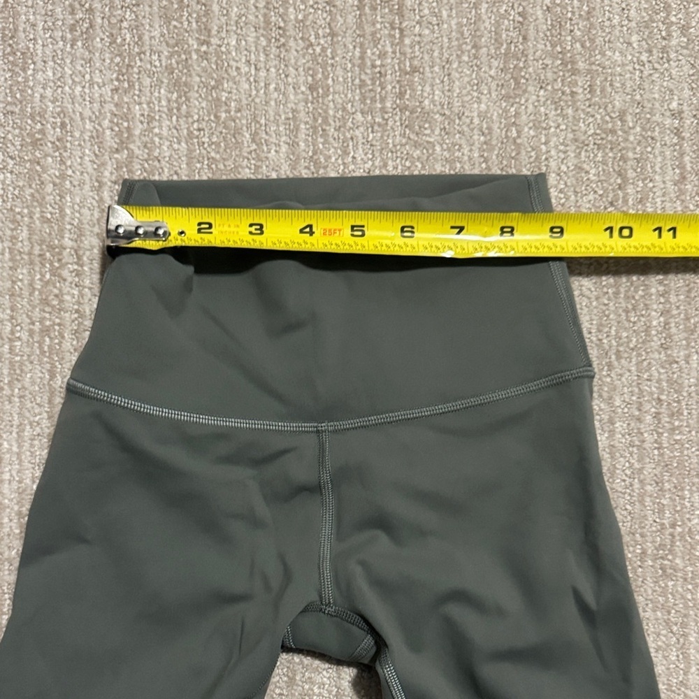 Lululemon Woman's Size 2 Army Green Blissful Bend Super High Rise Shorts - Picture 4 of 7